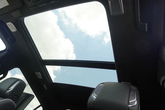 Used 2024 Cadillac Escalade ESV Premium Luxury Platinum image 35