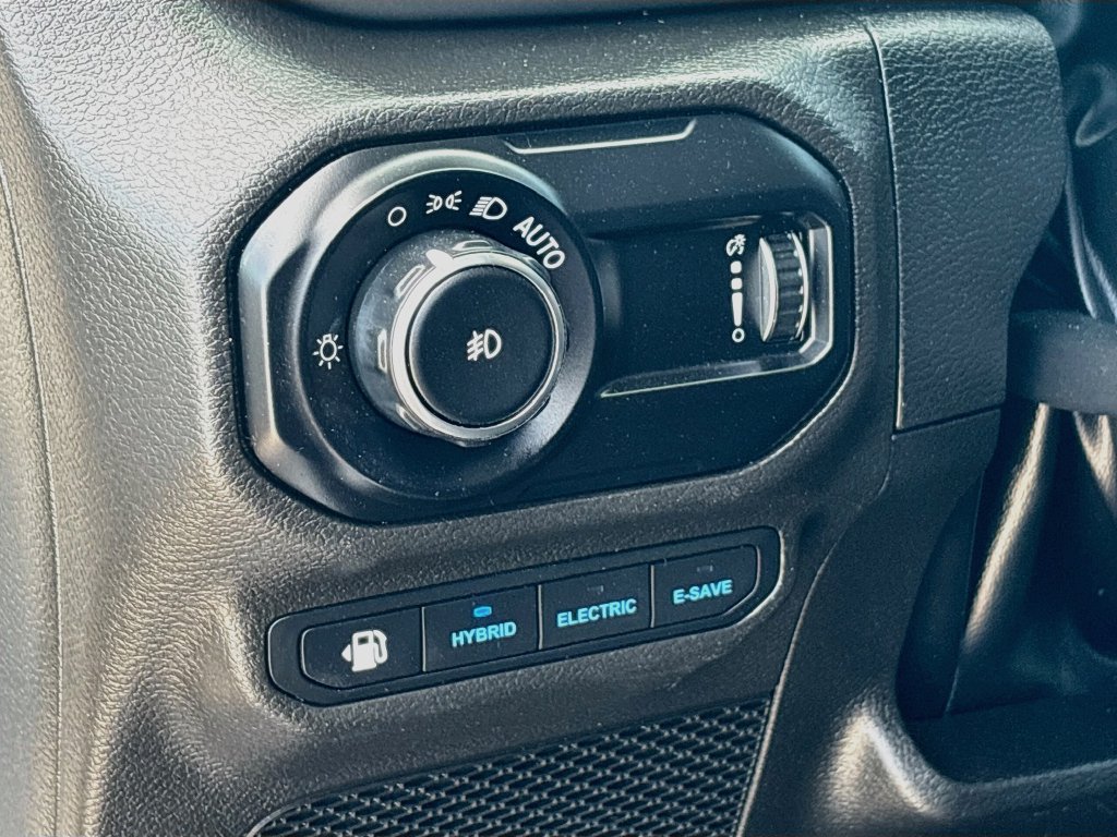 Certified 2023 Jeep Wrangler Unlimited w/ 8.4" Radio Group AWD/4WD image 11