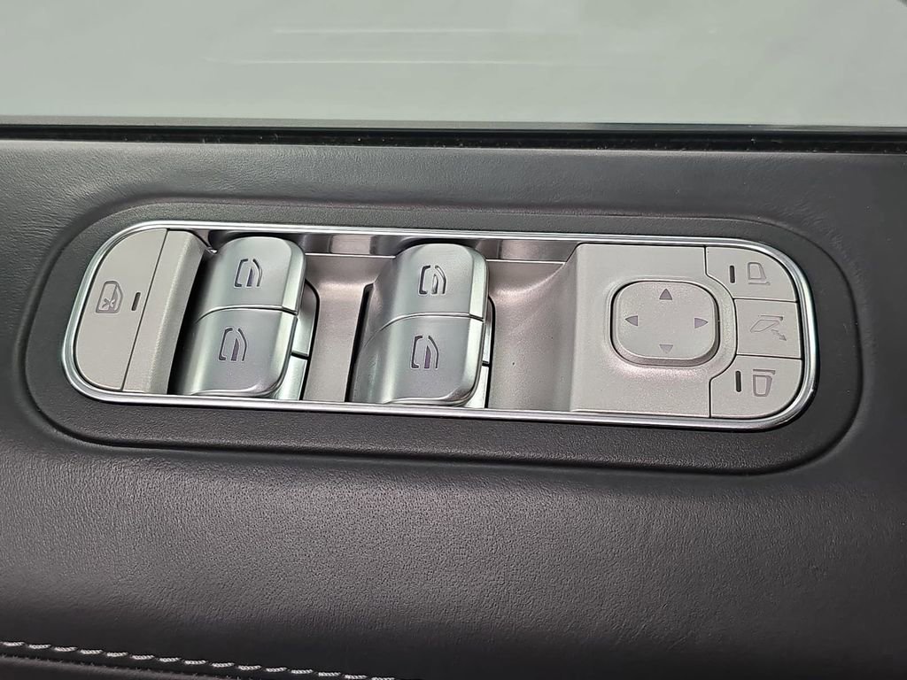 Used 2023 Mercedes-Benz G 550 image 24