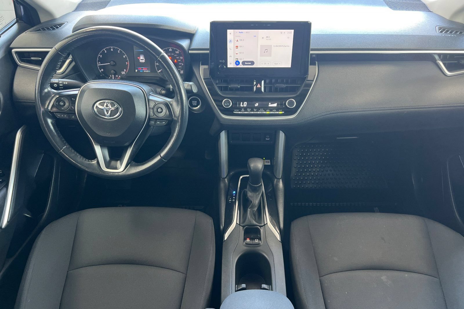 Certified 2023 Toyota Corolla Cross LE w/ Moonroof Package AWD/4WD image 10