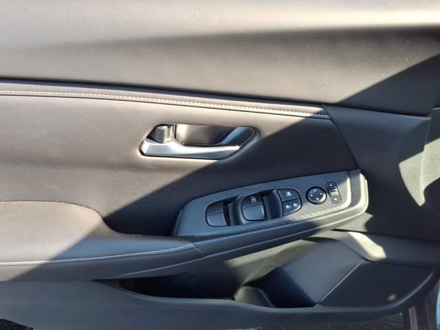 Used 2025 Nissan Sentra SV w/ Trunk Package FWD image 9
