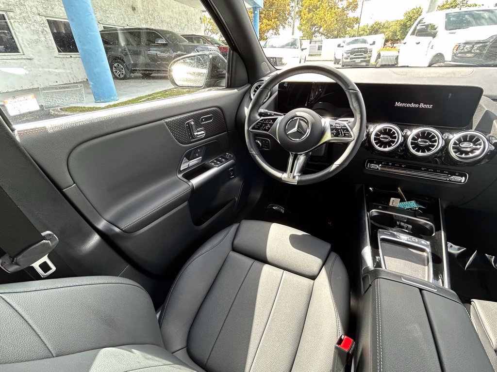 Used 2025 Mercedes-Benz GLA 250 4MATIC image 9