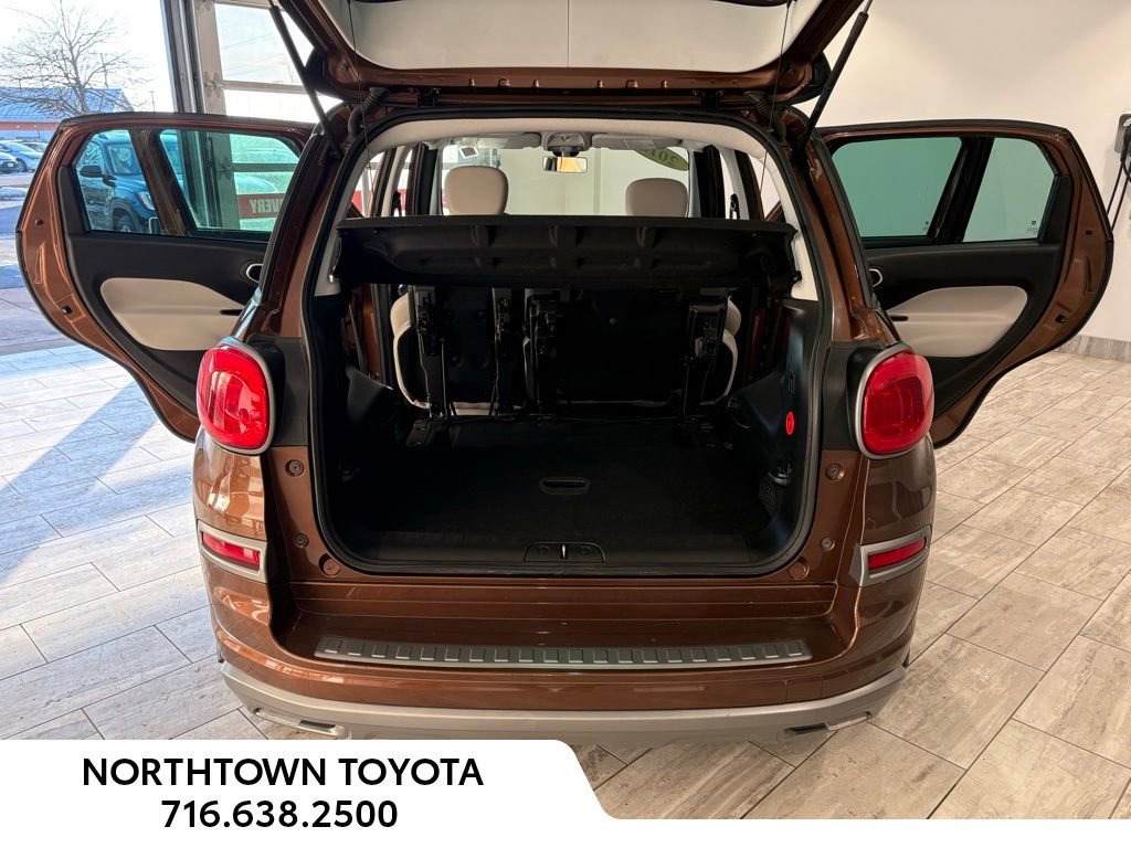 Used 2018 FIAT 500L Trekking w/ Urbana Appearance Package image 21