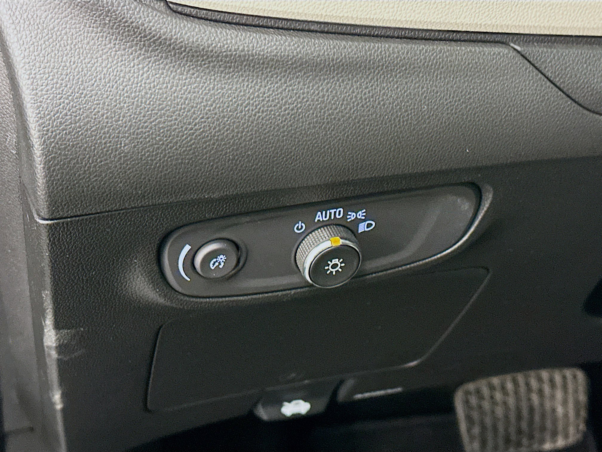 Used 2024 Buick Encore GX Sport Touring image 17