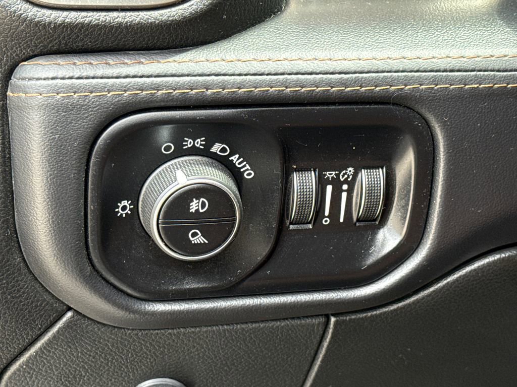 Used 2022 RAM 3500 Limited AWD/4WD image 25