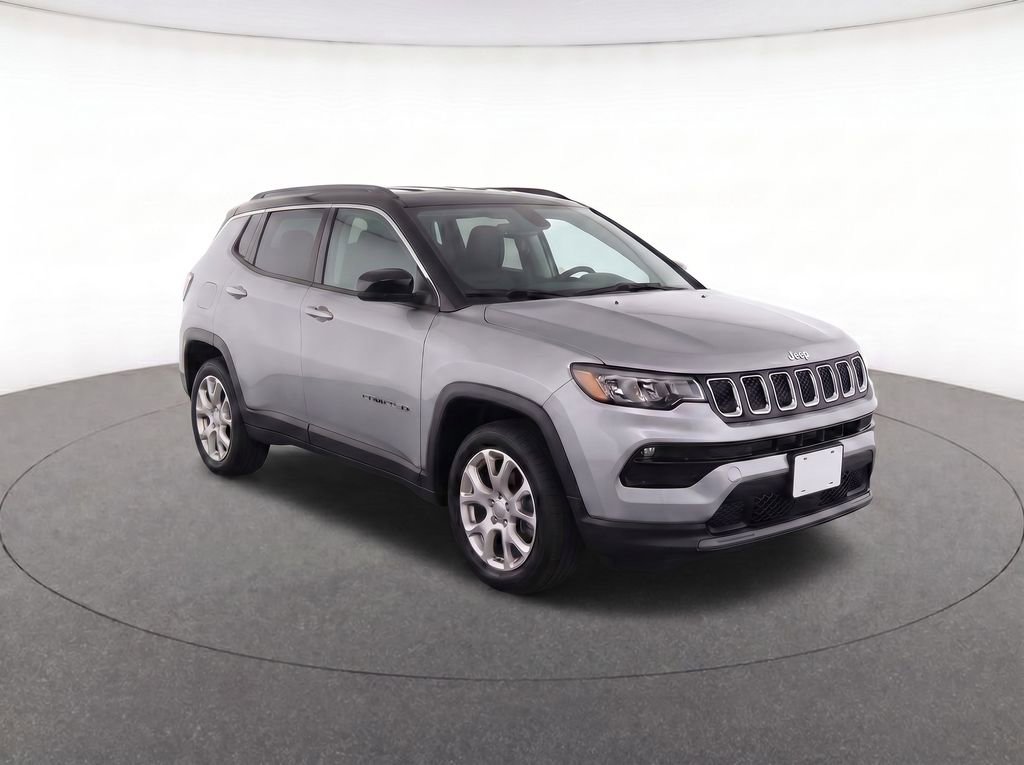 Used 2025 Jeep Compass Limited AWD/4WD image 2