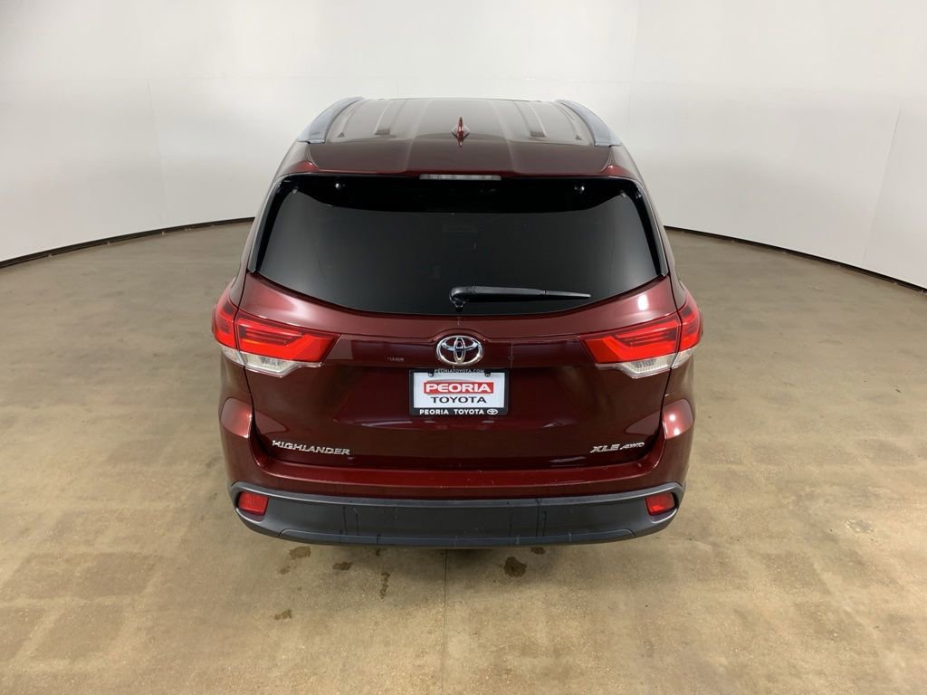 Used 2018 Toyota Highlander XLE AWD/4WD image 11