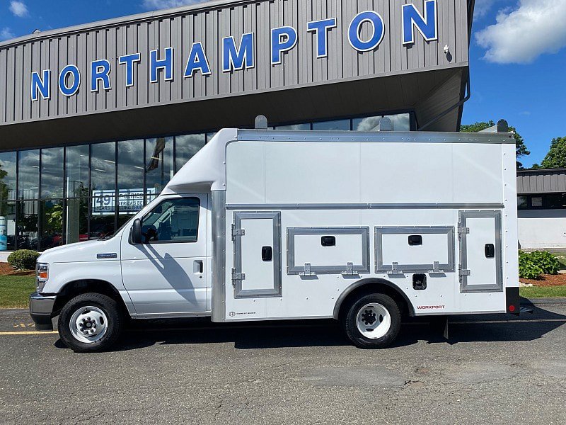 New 2026 Ford E-350 and Econoline 350 Super Duty w/ Power Equipment Group RWD image 4