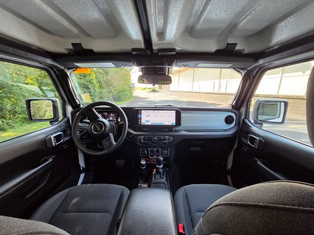 Used 2024 Jeep Wrangler Unlimited AWD/4WD image 24