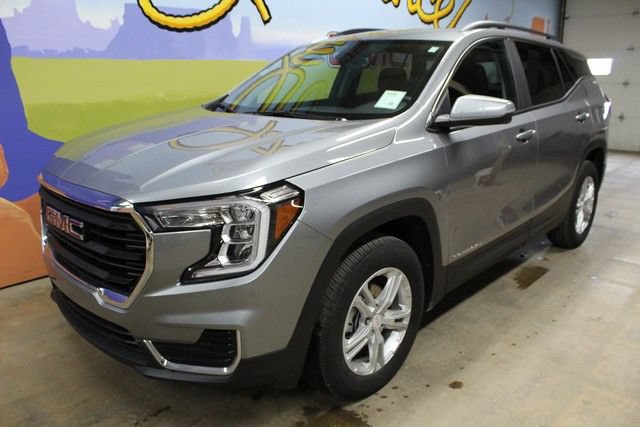 Certified 2023 GMC Terrain SLE w/ Driver Convenience Package AWD/4WD image 8