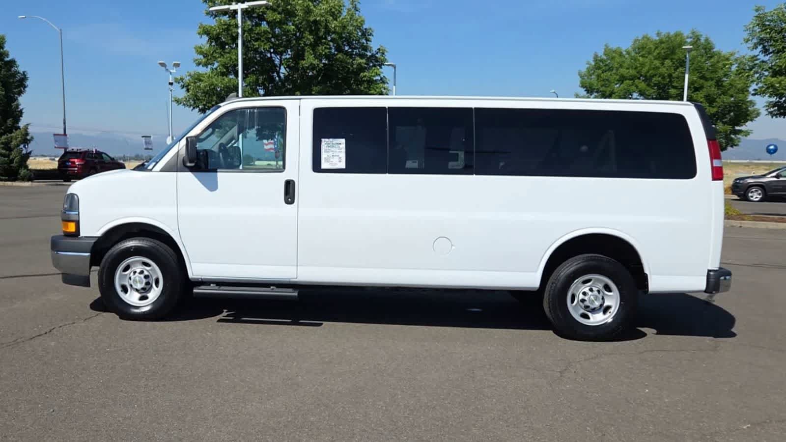 Used 2023 Chevrolet Express 3500 LT w/ LT Preferred Equipment Group RWD image 5