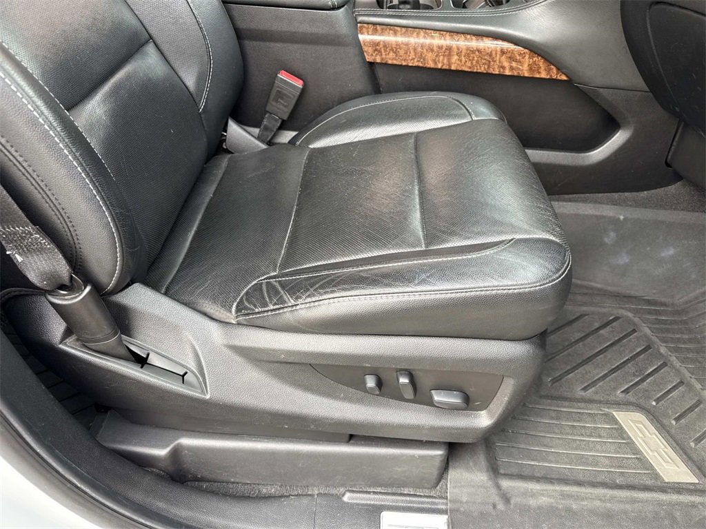Used 2020 Chevrolet Suburban Premier image 34
