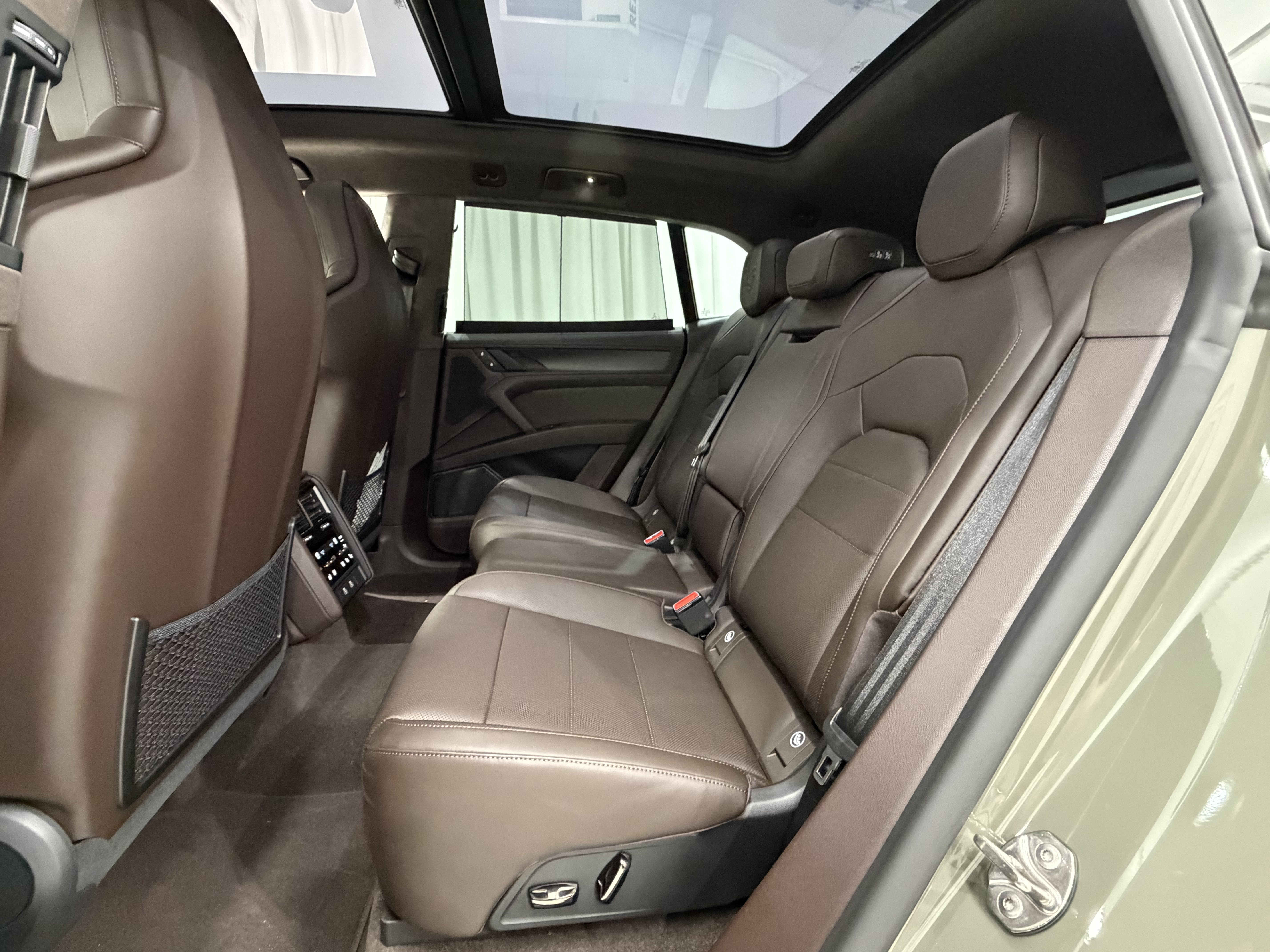 New 2026 Porsche Cayenne Turbo Electric AWD/4WD image 21