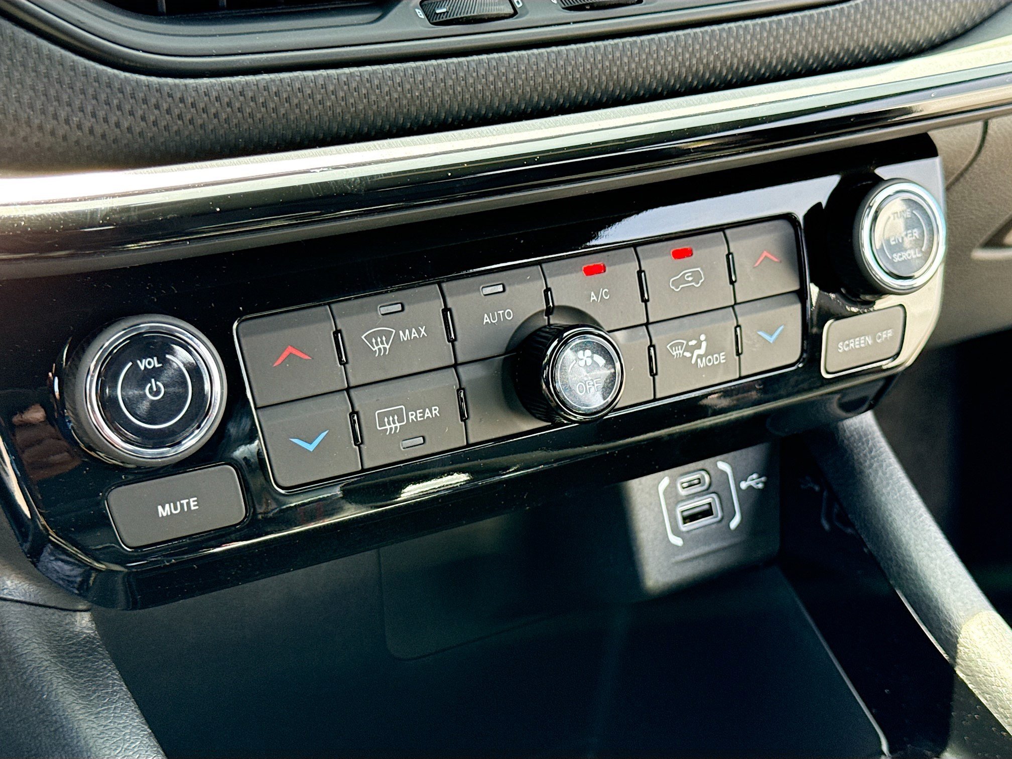 New 2026 Jeep Compass Trailhawk AWD/4WD image 11