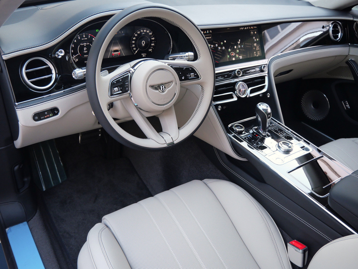 New 2026 Bentley Flying Spur V8 AWD/4WD image 12