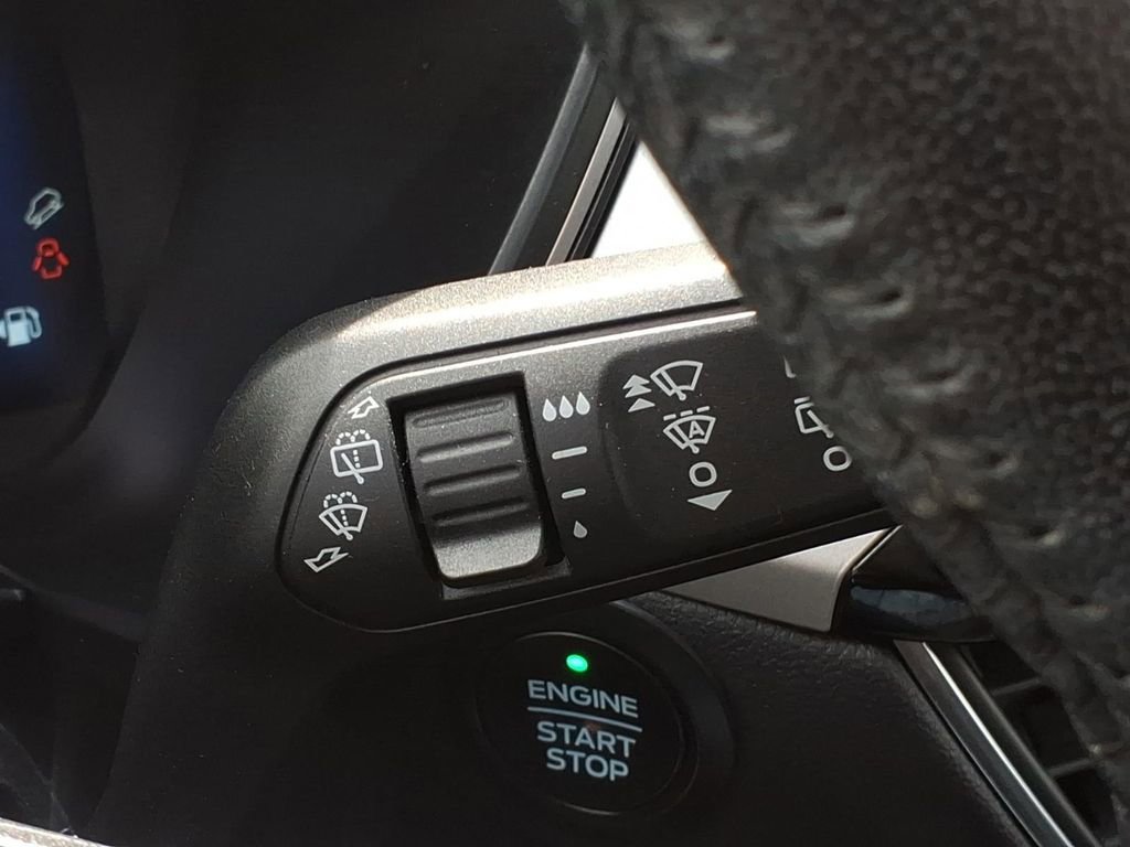 Used 2021 Ford Escape Titanium AWD/4WD image 24