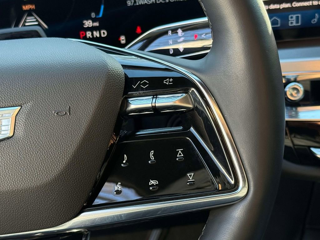 Used 2024 Cadillac Lyriq Luxury w/ LPO, Floor Liner Package image 33