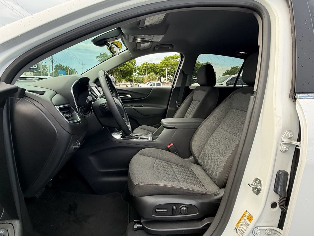 Used 2023 Chevrolet Equinox LT FWD image 9