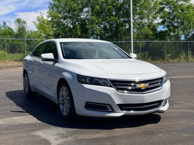 Used 2016 Chevrolet Impala LT w/ Convenience Package FWD image 2