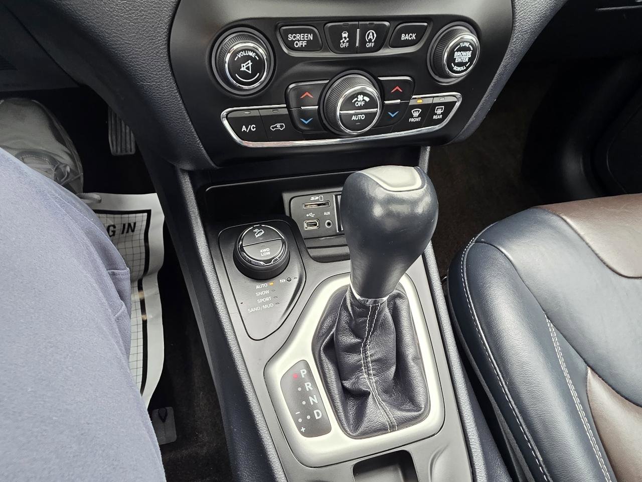Used 2016 Jeep Cherokee Limited AWD/4WD image 21