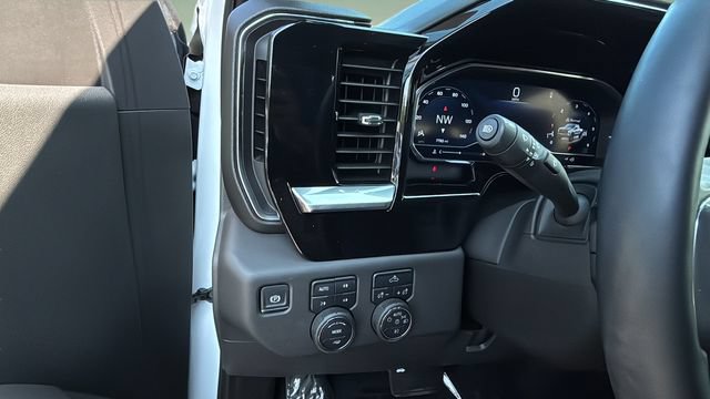 Used 2025 Chevrolet Silverado 1500 LT Trail Boss w/ Convenience Package II AWD/4WD image 22