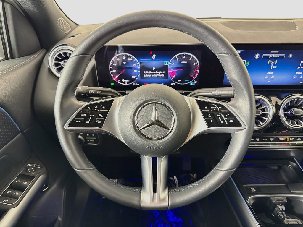 Used 2025 Mercedes-Benz GLA 250 image 11