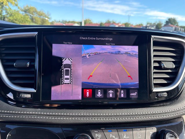 Used 2023 Chrysler Pacifica Limited w/ Uconnect Theater Family Group AWD/4WD image 33