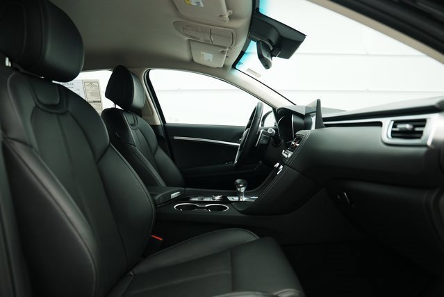 Used 2025 Genesis G70 2.5T image 24