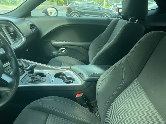 Used 2019 Dodge Challenger SXT w/ Blacktop Package RWD image 6