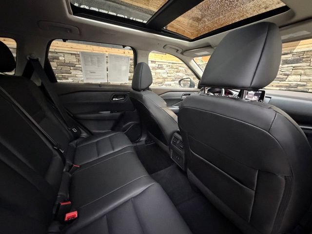 Used 2023 Nissan Rogue SV w/ SV Premium B Package AWD/4WD image 36