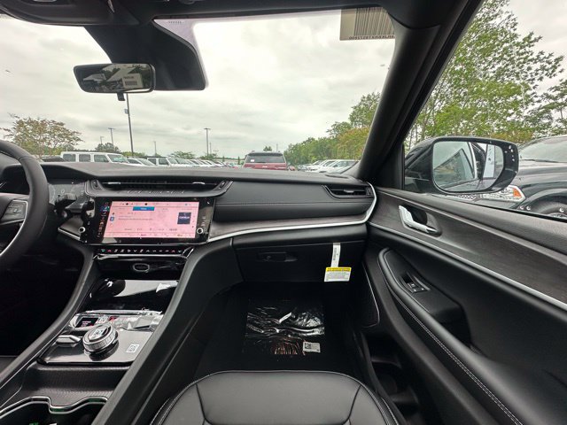New 2026 Jeep Grand Cherokee L Limited AWD/4WD image 28