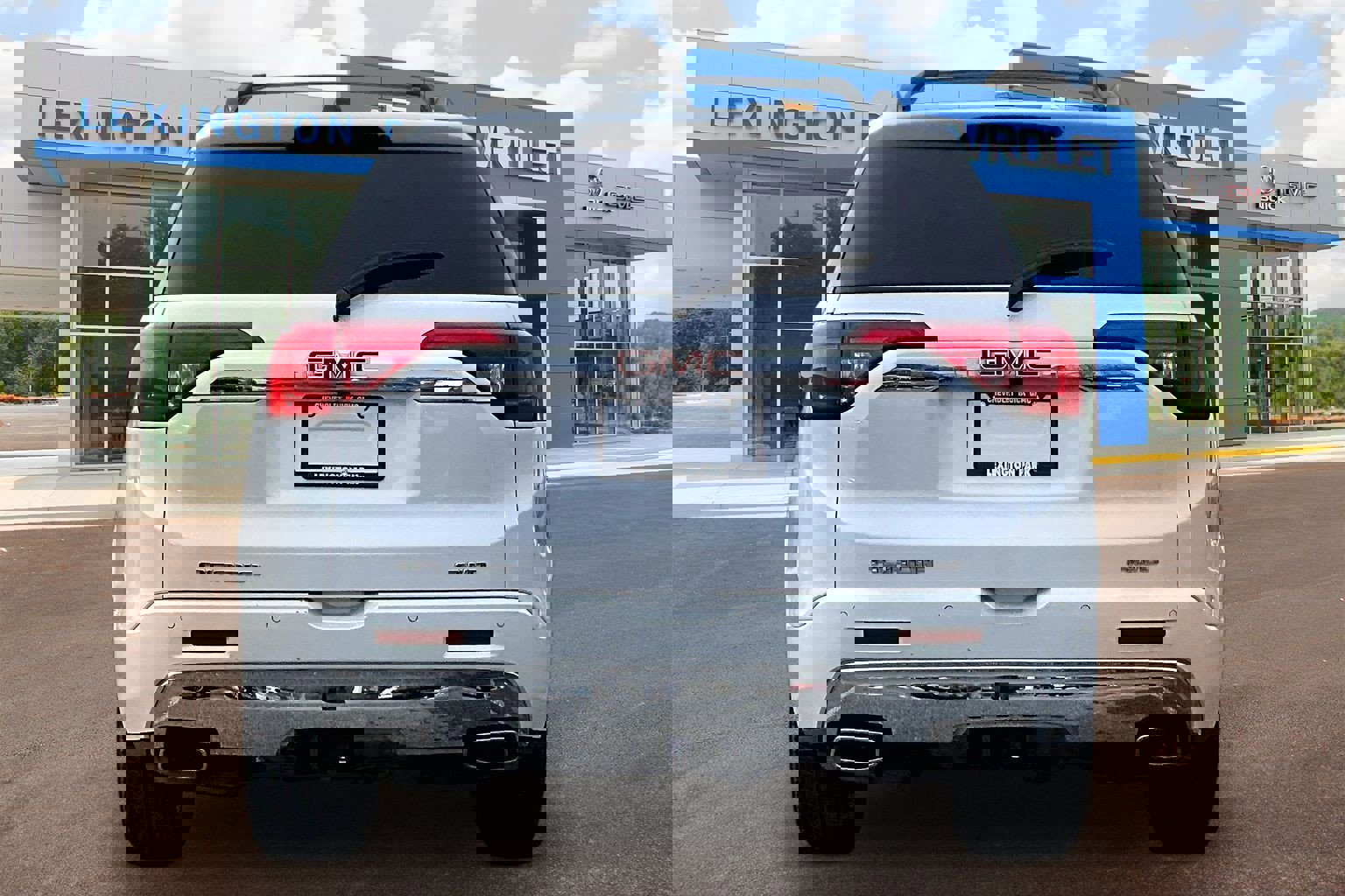 Used 2019 GMC Acadia Denali w/ Technology Package image 4