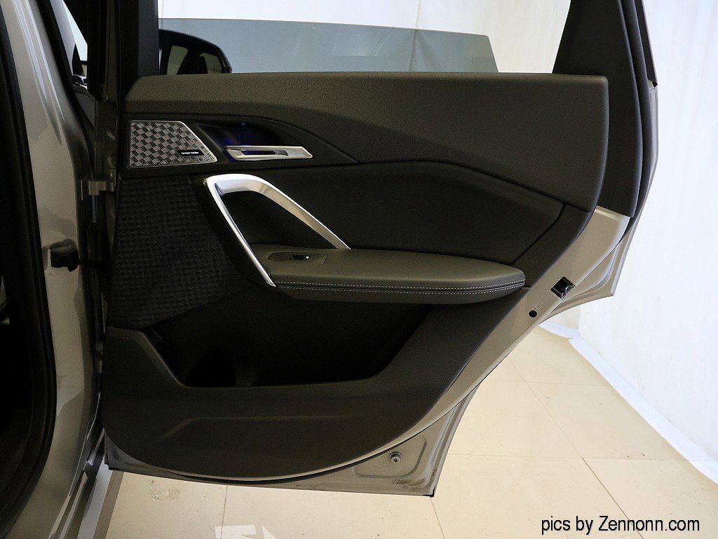 Used 2025 BMW X1 M35i w/ Premium Package image 32