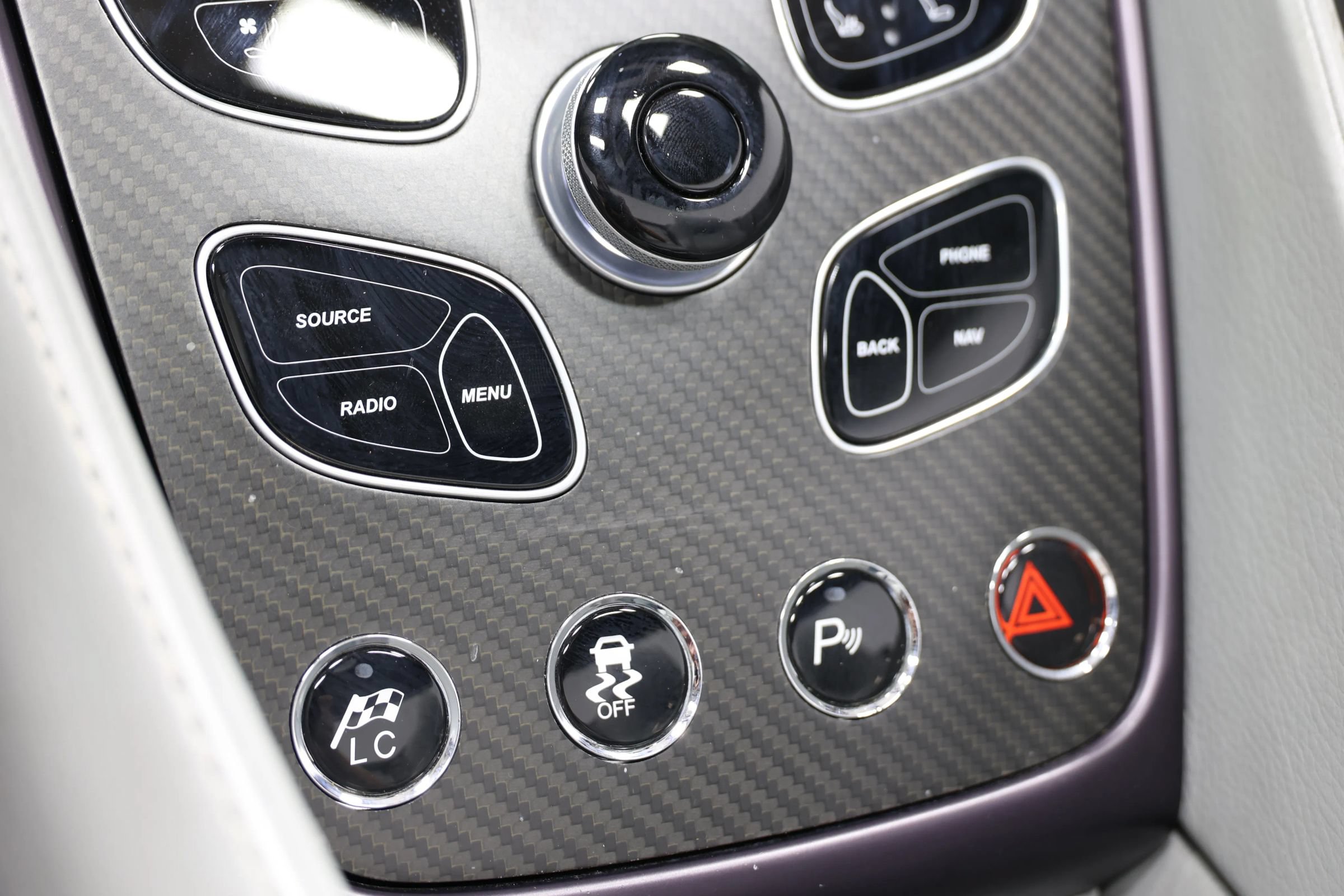 Used 2014 Aston Martin Vanquish Volante RWD image 44