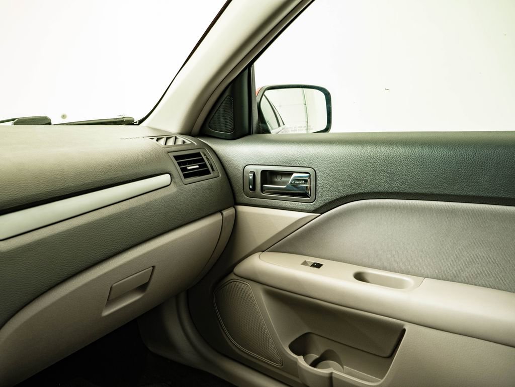 Used 2010 Ford Fusion SE FWD image 36