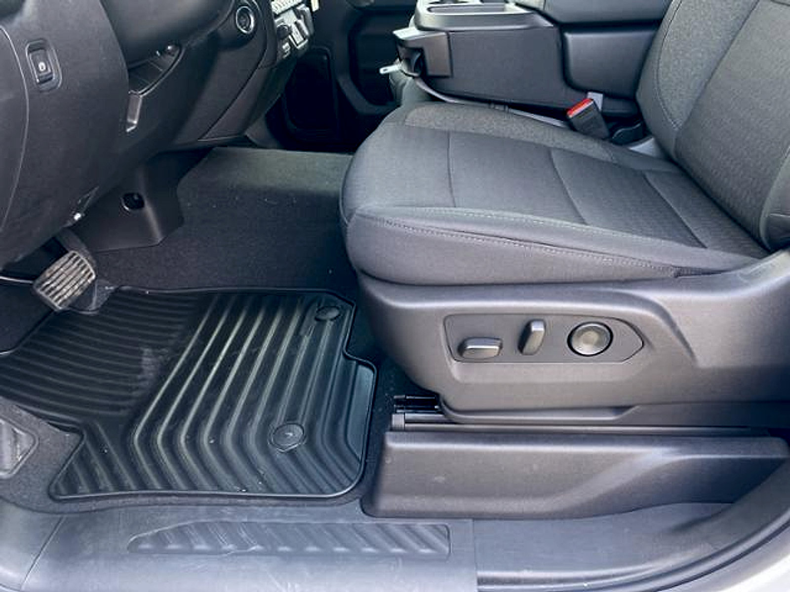 New 2026 Chevrolet Silverado 2500 Custom w/ Custom Value Package AWD/4WD image 20