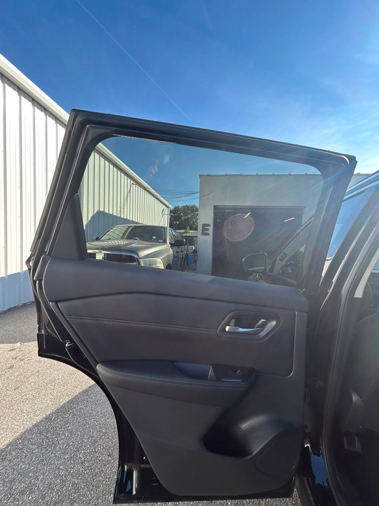 Used 2026 Nissan Rogue Dark Armor AWD/4WD image 16