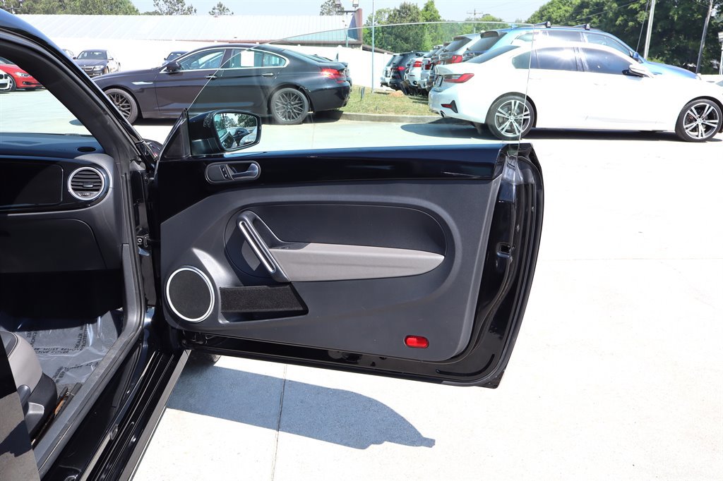 Used 2013 Volkswagen Beetle TDI FWD image 28