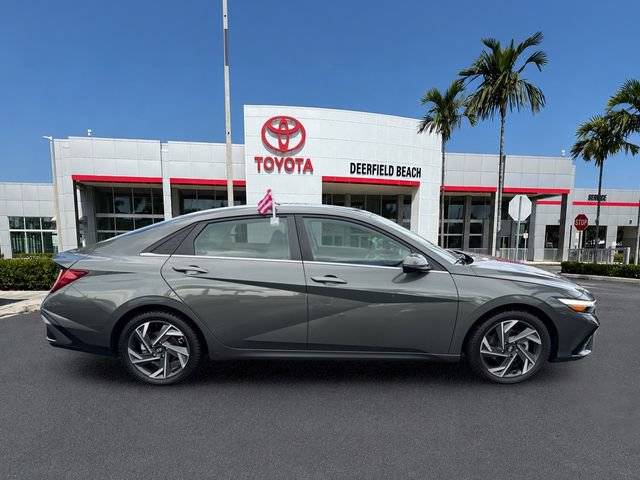 Used 2024 Hyundai Elantra Limited FWD image 7
