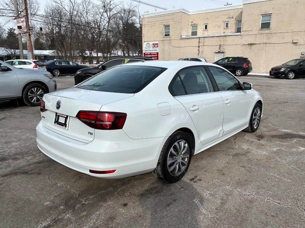 Used 2017 Volkswagen Jetta S image 11