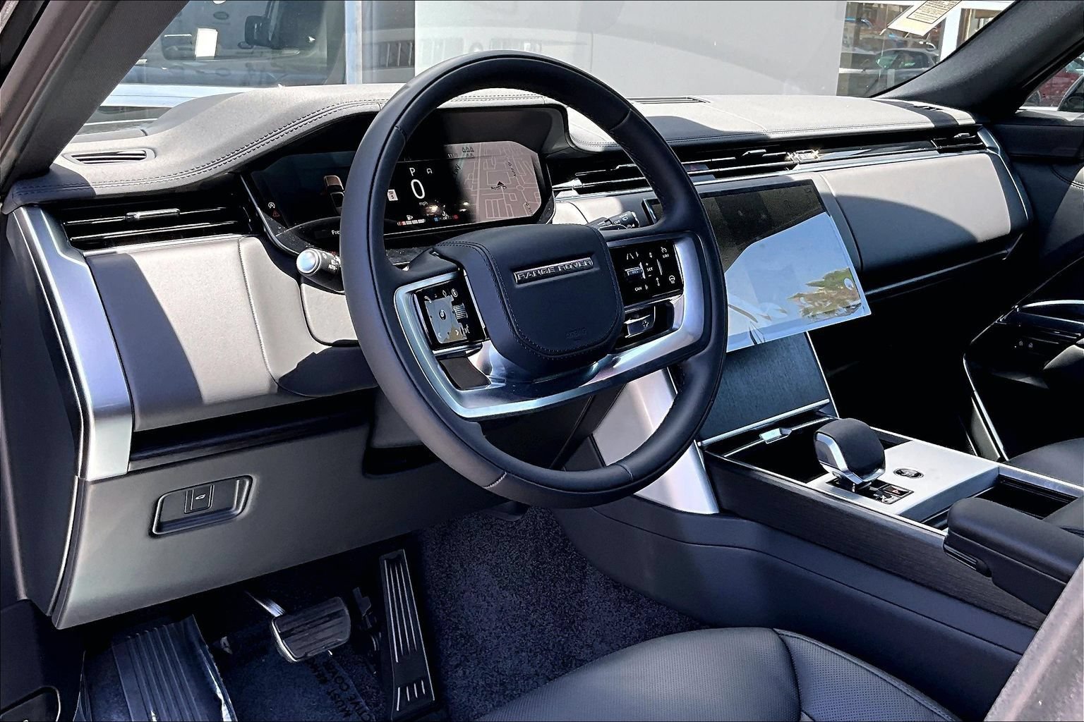 New 2026 Land Rover Range Rover Long Wheelbase SE AWD/4WD image 6