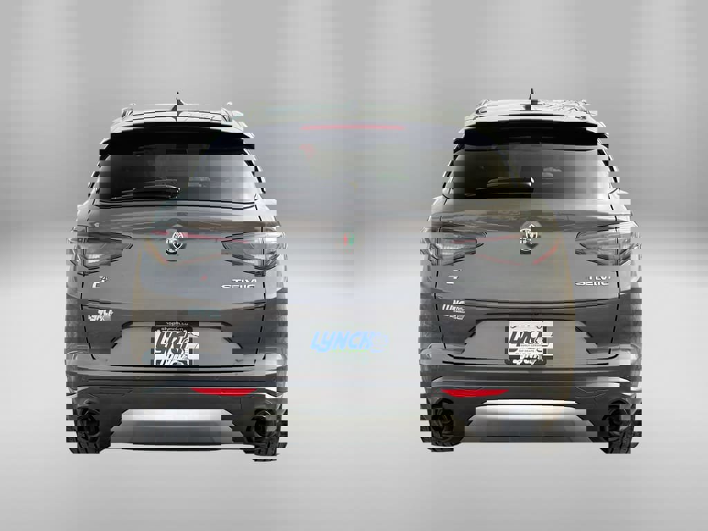 Used 2024 Alfa Romeo Stelvio Ti image 3