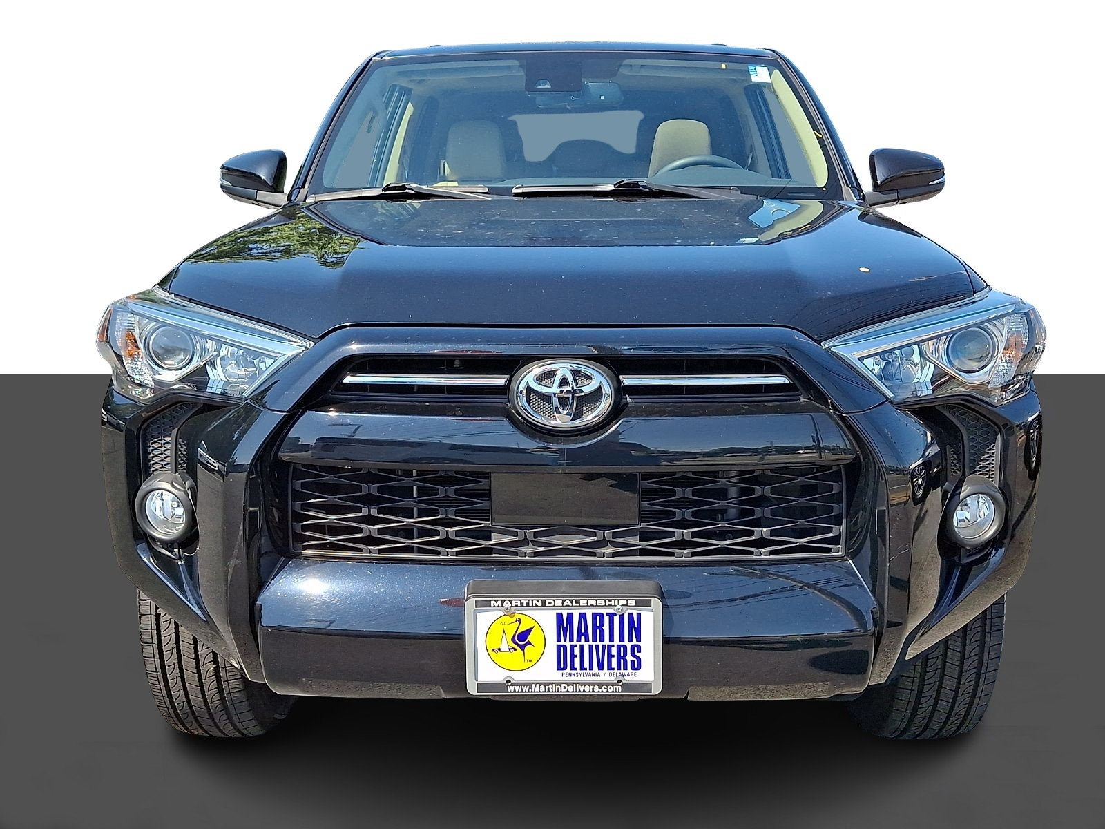 Used 2020 Toyota 4Runner SR5 Premium w/ Moonroof Package AWD/4WD image 2