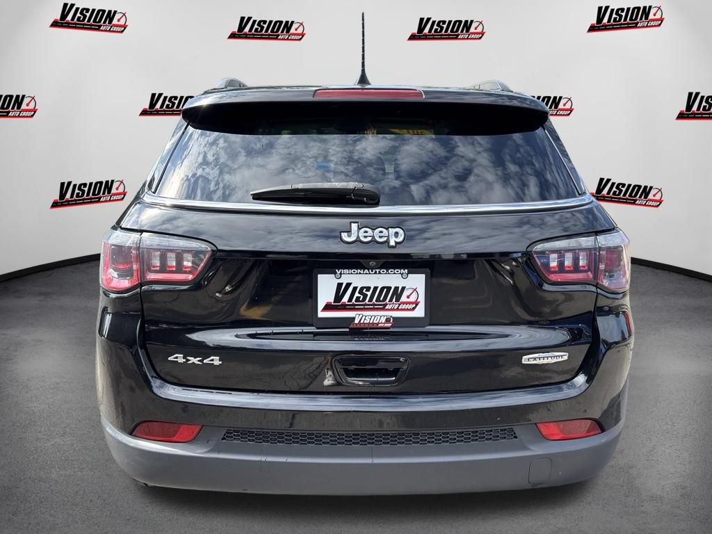 Used 2019 Jeep Compass Latitude w/ Cold Weather Group AWD/4WD image 6
