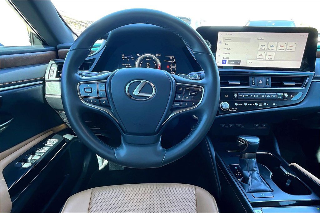 Used 2024 Lexus ES 350 w/ Premium Package FWD image 7