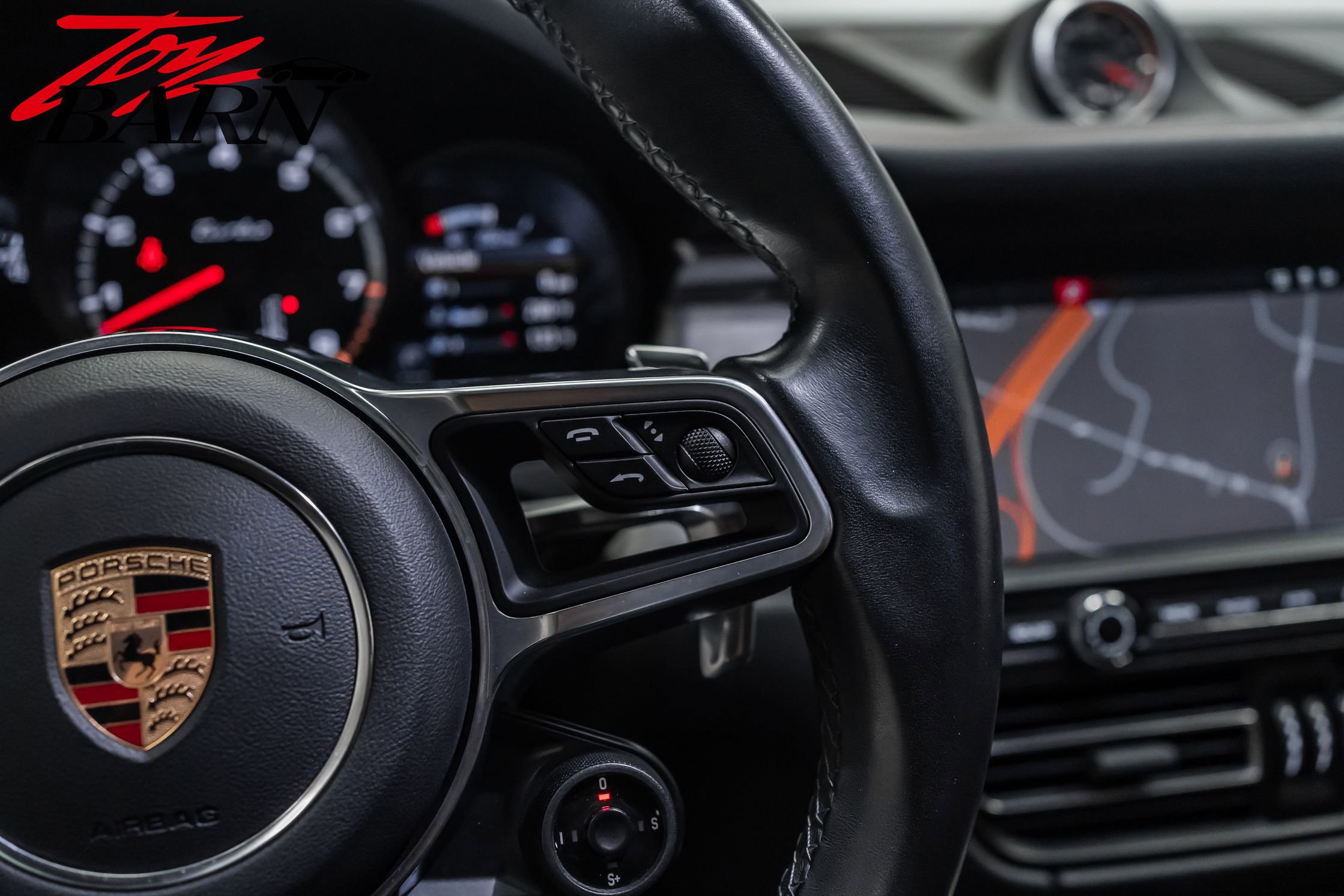 Used 2020 Porsche Macan Turbo image 31