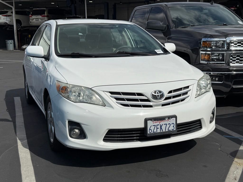 Used 2013 Toyota Corolla LE w/ Premium Pkg FWD image 2