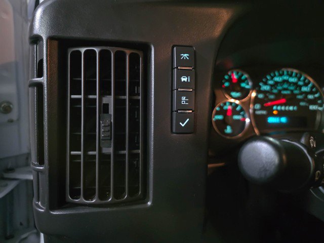 Used 2017 GMC Savana 4500 image 23