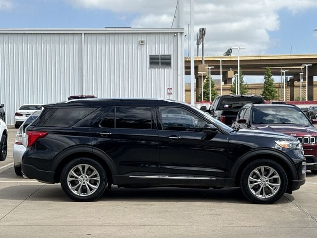 Used 2022 Ford Explorer Limited w/ Equipment Group 301A RWD image 3