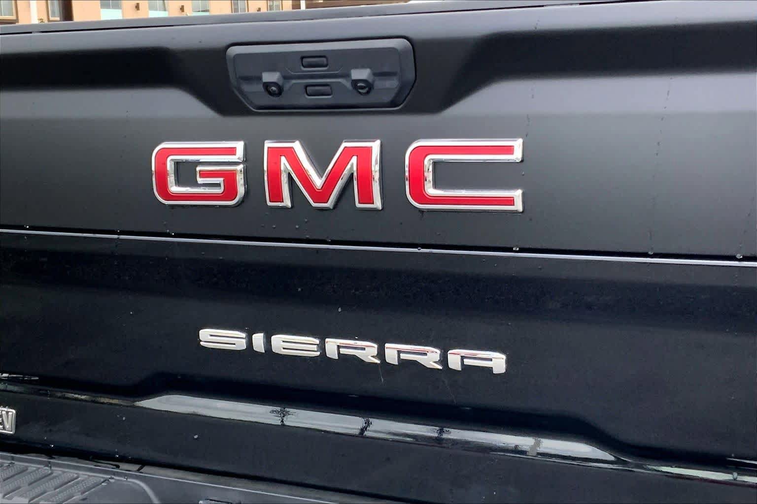 Used 2024 GMC Sierra 2500 AT4X w/ AT4X AEV Edition AWD/4WD image 28